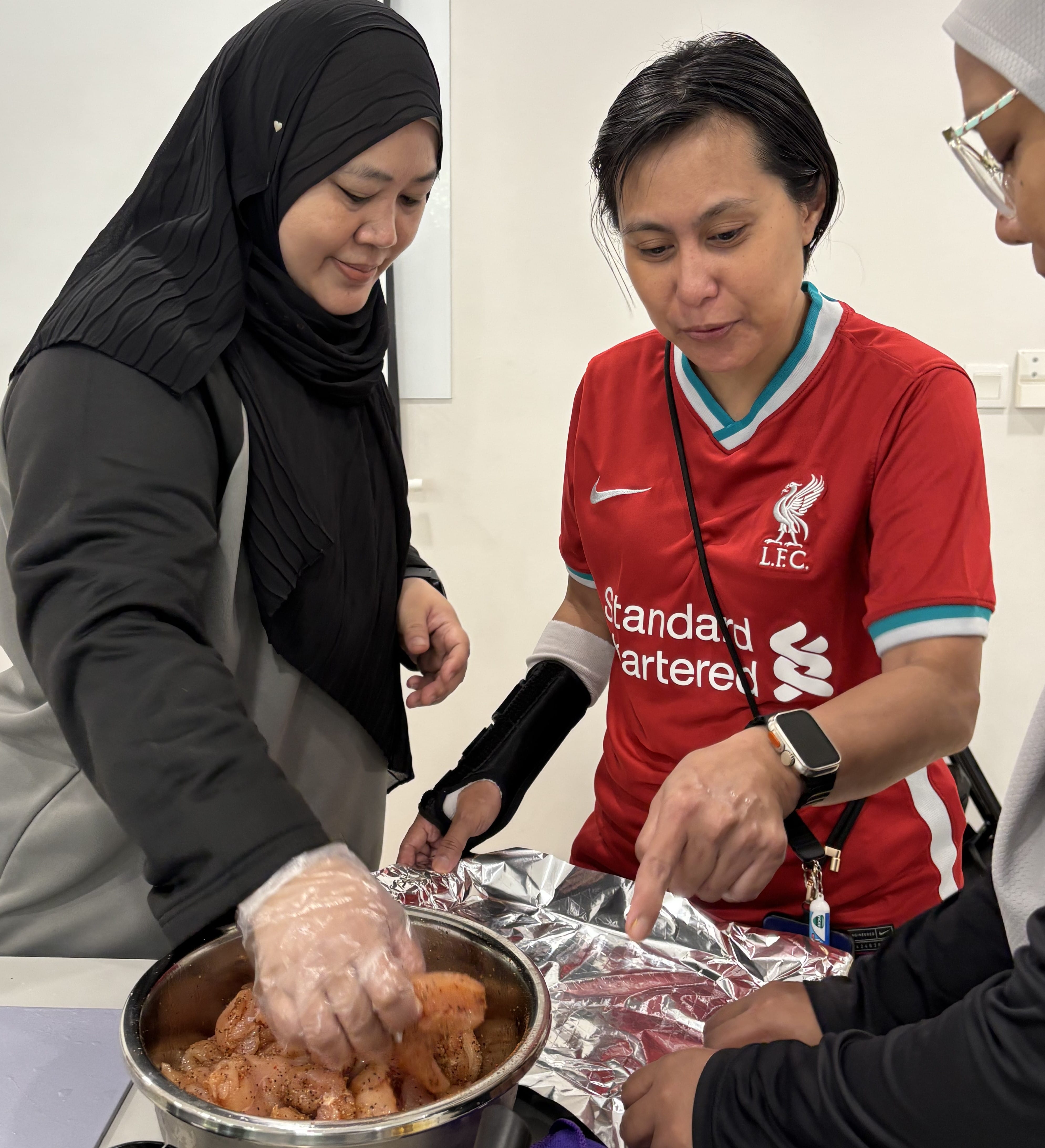 Norliza doing activities with fellow BLESS Mums